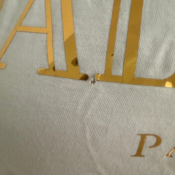 BALMAIN T-shirt white size S have a tiny hole - Picture 2 of 2